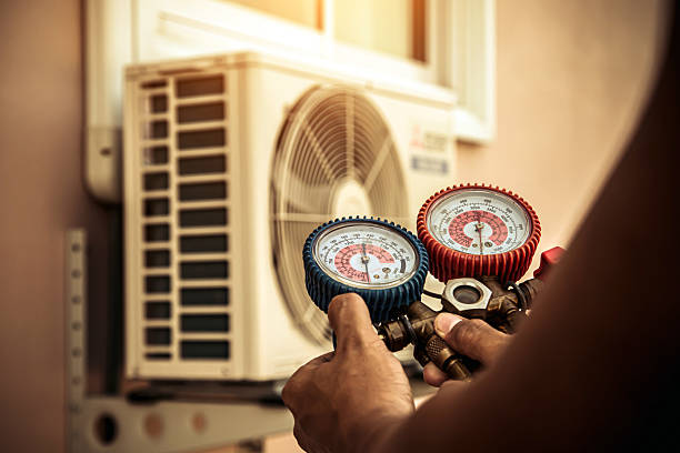 Professional Hvac technician working in Harvard, NE
